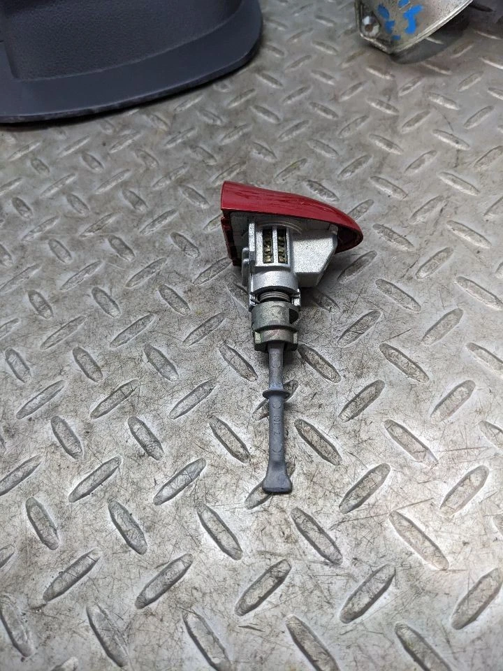 点火开关常规点火带锁缸 10-16 SPORTAGE 1159603 — 第 4/4 张图片