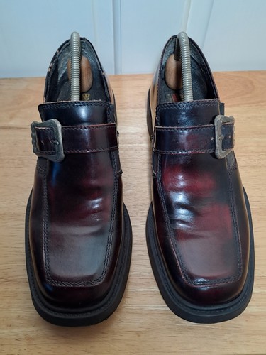 Scarpe Brickers in pelle rosso ciliegia con fibbia UK 8 punta quadrata Chucky - Foto 2 di 17