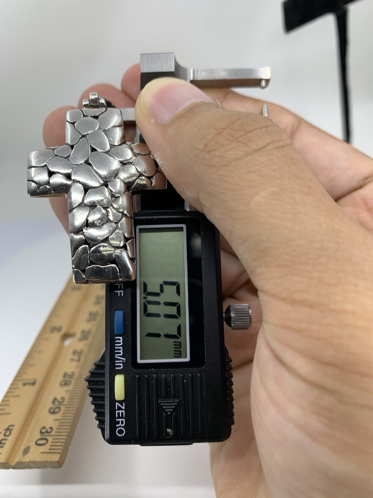 Sterling Silver Medium Pebble Pattern Cross Penda… - image 8