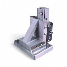 Newport Vertical Linear Stage ULTRAlign 13 mm Travel Crossed-Roller M4, M6