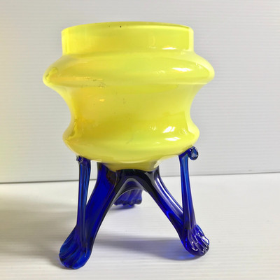 Welz Tschechische Art Deco Tango Glasvase / Schale mit Fuß gelb / blau