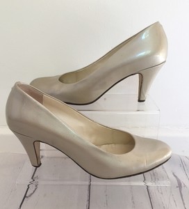 mid heel patent court shoes