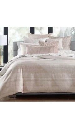 Hotel Collection Woodrose F/Queen Comforter +2 Standard Shams, Blush-brand New - Image 1 of 4