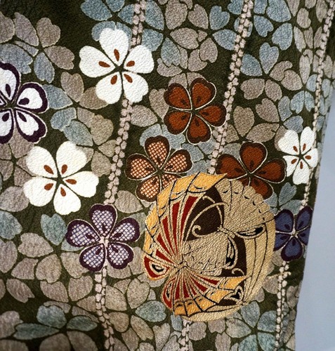 JapaneseFine kimono SILK"FURISODE"GLD thread/leaf, SAKURA,Butterfly,L5'4"..4505 - Picture 9 of 12