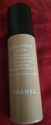 chanel vitalumiere aqua #40 Beige 