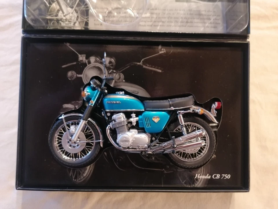 MINICHAMPS 1/12 HONDA CB 750 - Photo 2/2