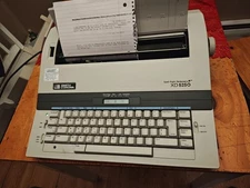 Smith Corona XD-5250 Typewriter Word Processor Smart Eraser Dictionary Electric