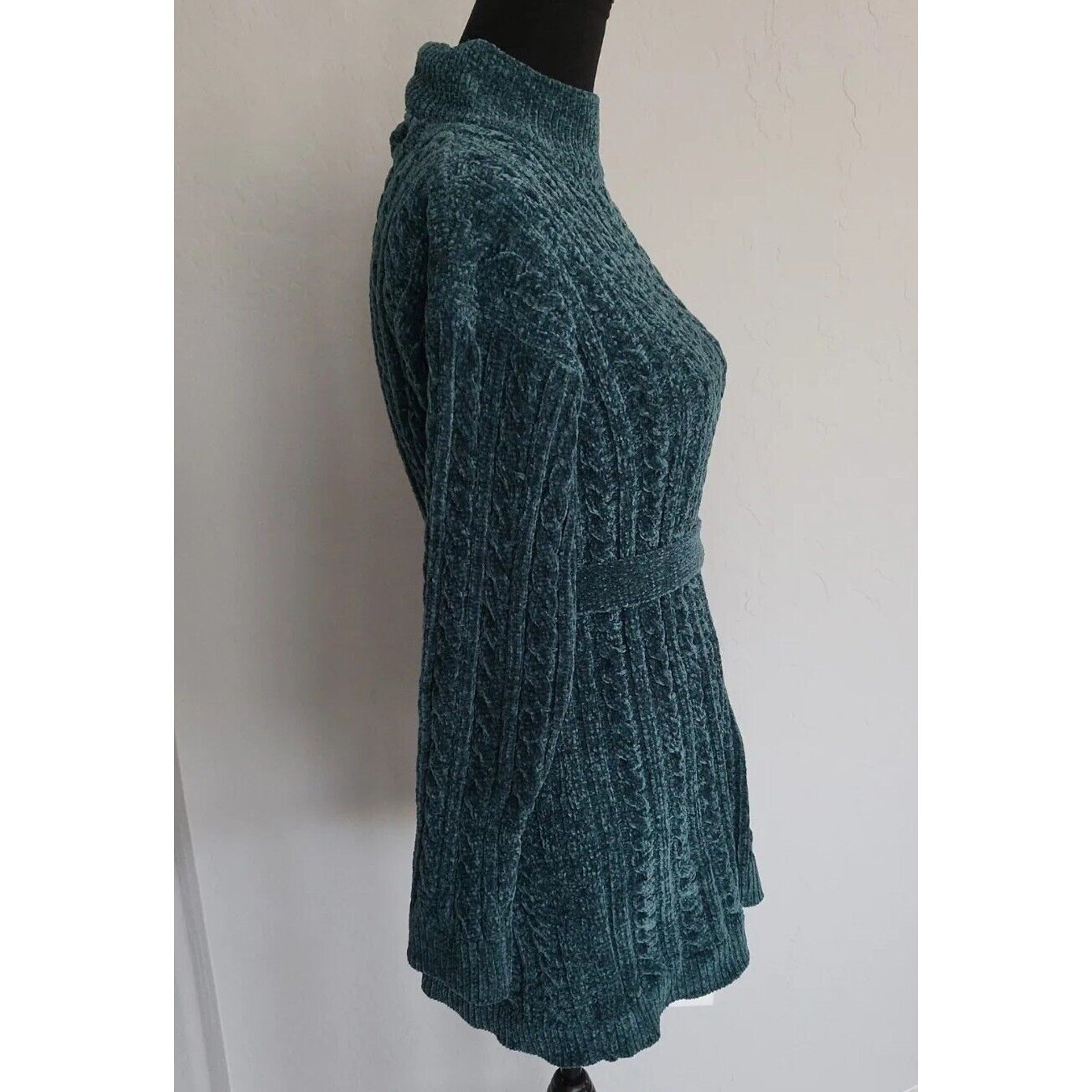 Beginning Boutique Wool Blend Cable Knit Soft Moc… - image 2