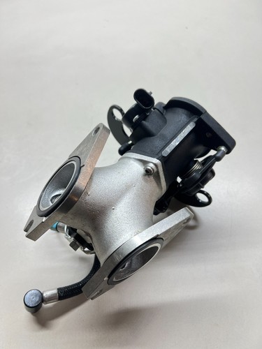 Harley Davidson Iron Sportster XL883N 2011 - 2015 Throttle Body With Sensors - Picture 12 of 20
