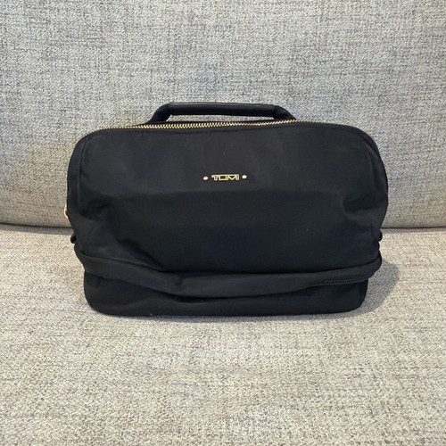 Tumi Voyageur Nylon Cosmetics Case-Black Toiletry Bag Used Black/Gold