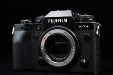 [US Duty Paid] Fujifilm X-T4 26.1MP Mirrorless Digital Camera Body Black 9652