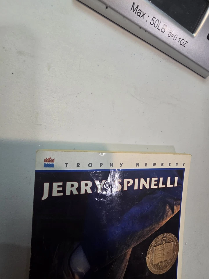 Maniac Magee By JERRY SPINELLI 1992 First Harper Trophy Edition - Image 4 of 4