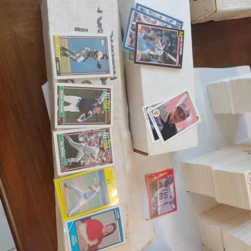 125+ MLB Baseball Card Lot Vintage and Modern Rookies Stars Inserts Holo & more! - Picture 2 of 7