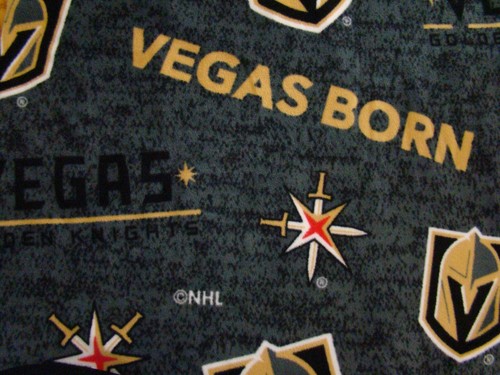 Neu Vegas Golden Knights NHL Hockey Team Logo Vliesdecke 53"" L 56 1/2"" W - Bild 3 von 3