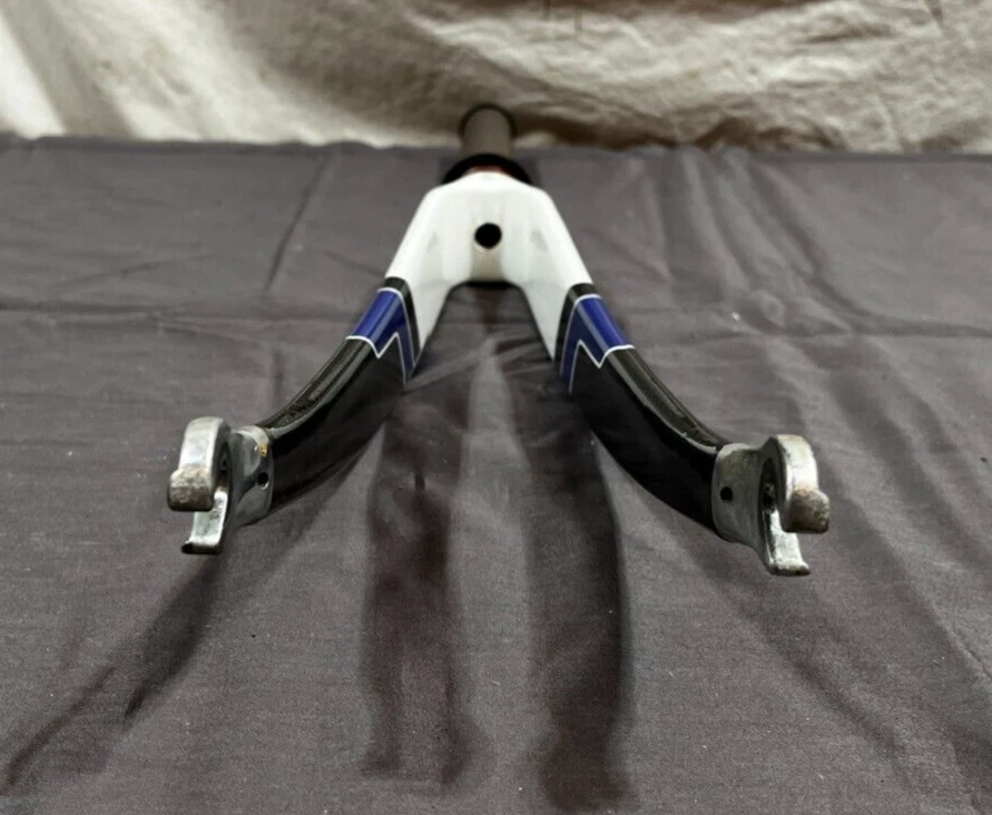 K2 DCD Dynamic Carbon Damping 700C Fork 200mm 1-1/8" Steerer Aheadset Kinesis - Image 2 of 4