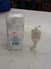 Precious Moments Sugar Town Bus Stop Sign Figurine #150207 1995 FAST SHIPPING