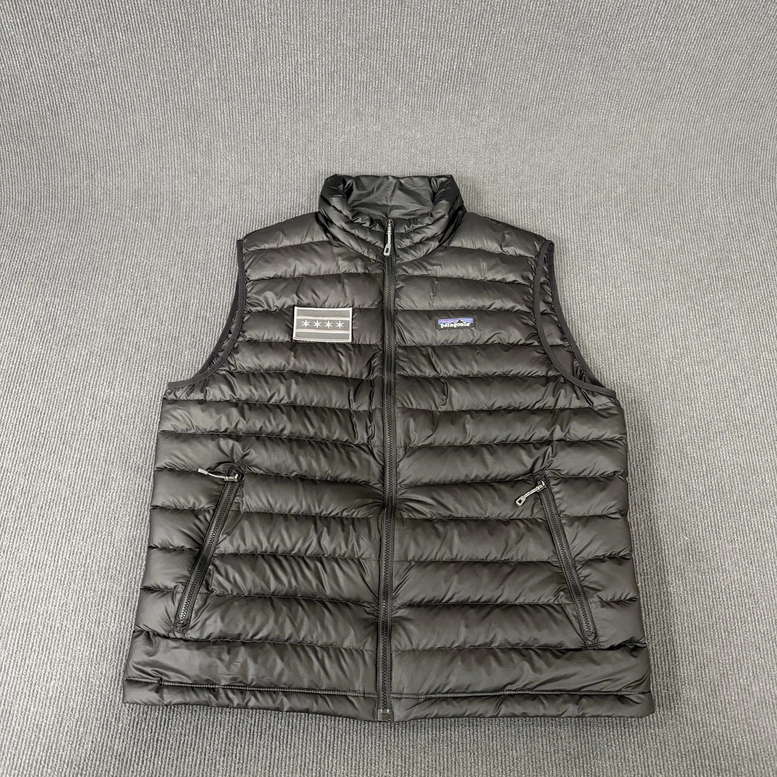 Patagonia Vest Mens Large Black Down Sweater Puffer Full Zip Chicago Flag
