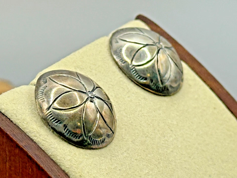 Aretes con botón concho estampados de plata esterlina peón antiguo vintage--TB203.25 Foto 4 de 4
