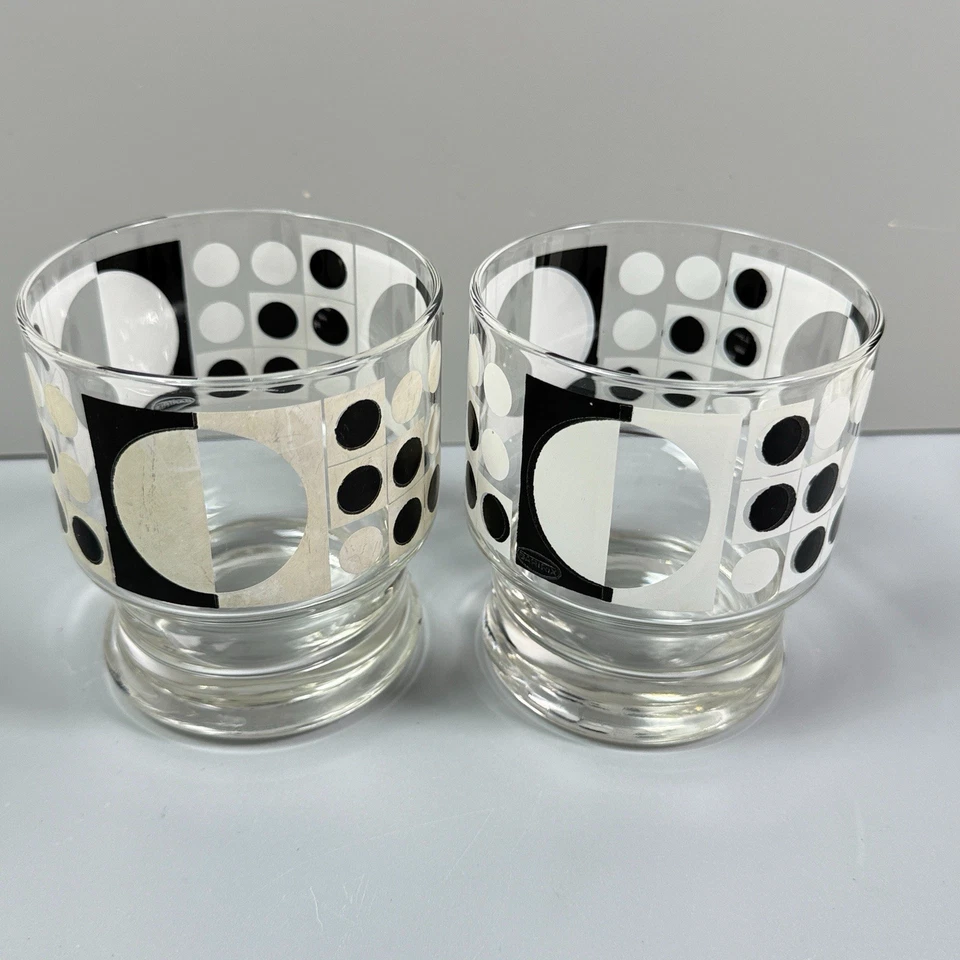 Juego de vajilla vintage Cera Bartrix blanco y negro Op Art jarra + 4 vasos MCM Foto 3 de 4