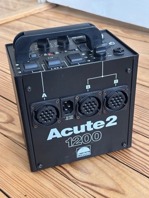 Profoto Acute 2 1200 Generator. MINT!