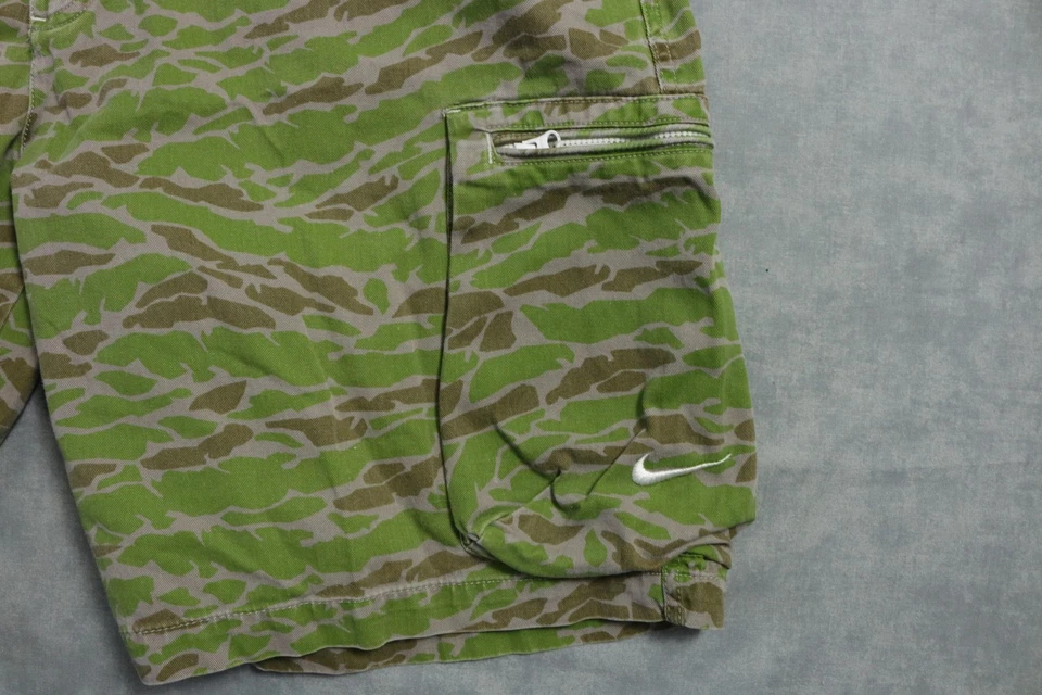 Nike The Athletic Dept Shorts Mens 40 Camo Cargo Pockets Embroidered Swoosh - Image 3 of 4