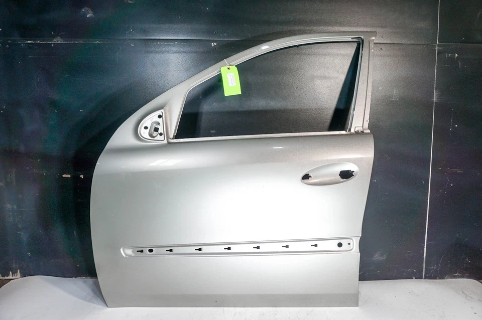 06-11 Mercedes ML500 W164 OEM Front Left Driver Side Exterior Door Shell 5070 - Image 3 of 4