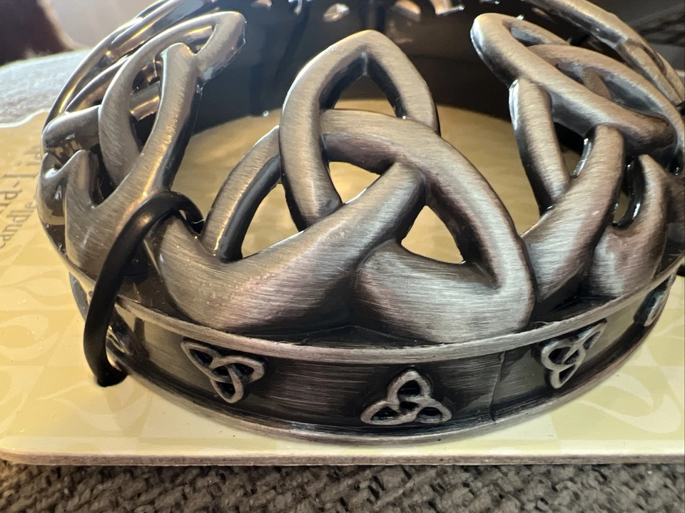 YANKEE CANDLE ILLUMA LID CELTIC BRAND NEW ST. PATRICKS DAY RARE 1508036 2011 - Image 2 of 2