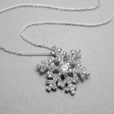 NEW - 17 Inch Silver Snowflake Charm Necklace - Seasonal Winter Jewlery