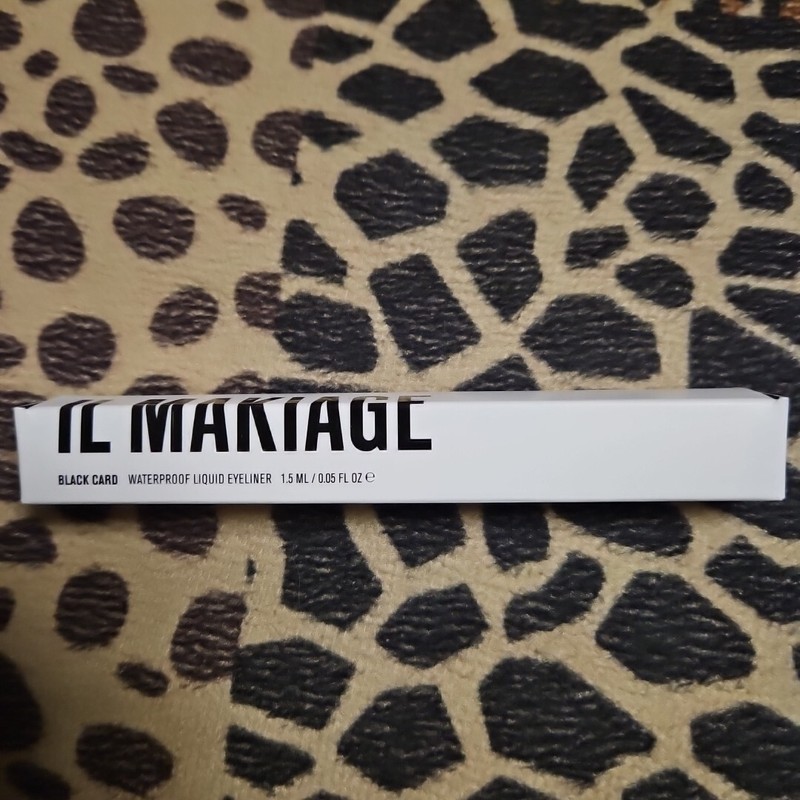 IL Makiage BLACK CARD Waterproof Liquid Eyeliner BLACK Full Size .05 oz / 1.5 ml
