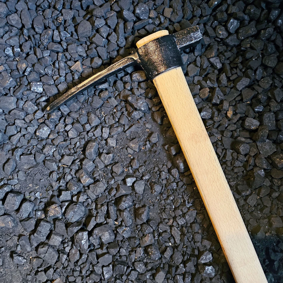 Spitzhacke 1,5 KG mit Stiel Holzgriff 90cm Kreuzhacke Flachhacke Flachspitzhacke - Bild 3 von 4