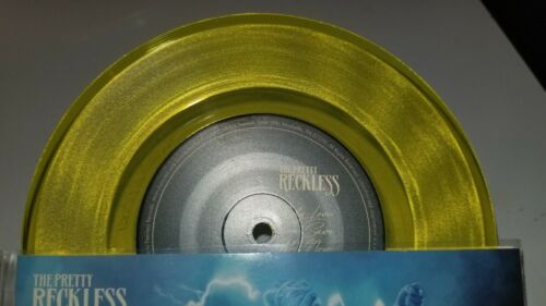 Only Love Can Save Me Now by THE PRETTY RECKLESS Exclusive Yellow 7" Vinyl 1000 - Picture 2 of 3