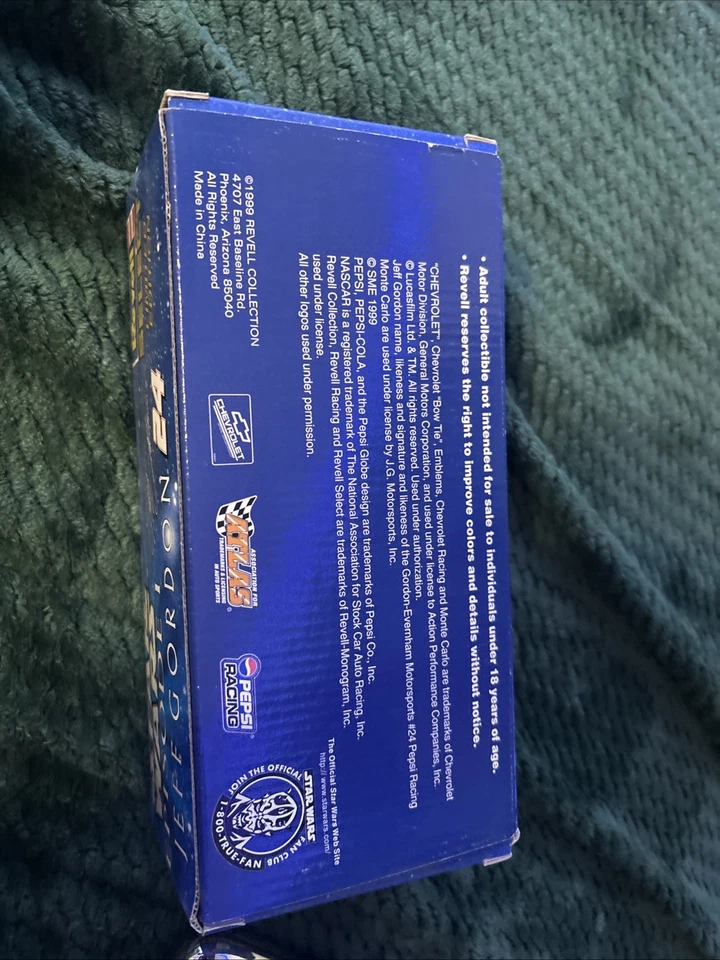 Star Wars Episode 1 Jeff Gordon 1.24 Scale Diecast Car(Revell Select) New - Image 4 of 4