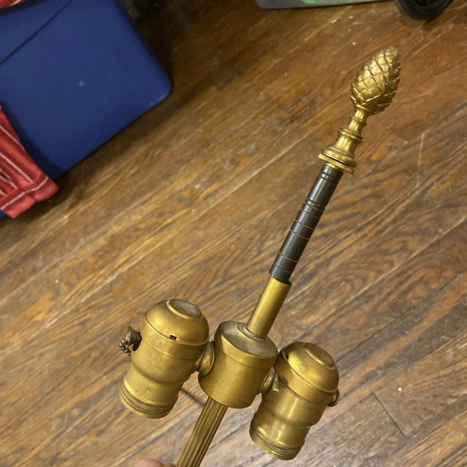 Lámpara jarrón de porcelana china China esmaltes rojos oxidados con decoración aviar aprox. siglo XX. Foto 3 de 4