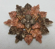 10K SOLID GOLD TRI COLOR BROOCH PIN BLACK HILLS GOLD LEAVES & GRAPE CLUSTERS