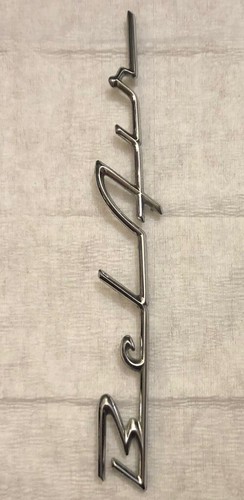 1955 CHEVROLET BEL AIR REAR FENDER NAMEPLATE SCRIPT EMBLEM - Picture 4 of 5