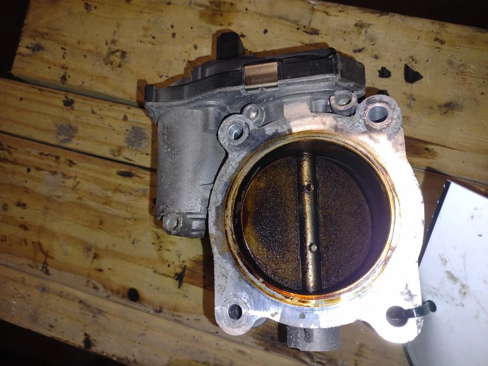 Conjunto de carrocería del acelerador GMC TERRAIN '16-'17 2,4 L OEM ¡1 año de garantía!! Foto 2 de 4