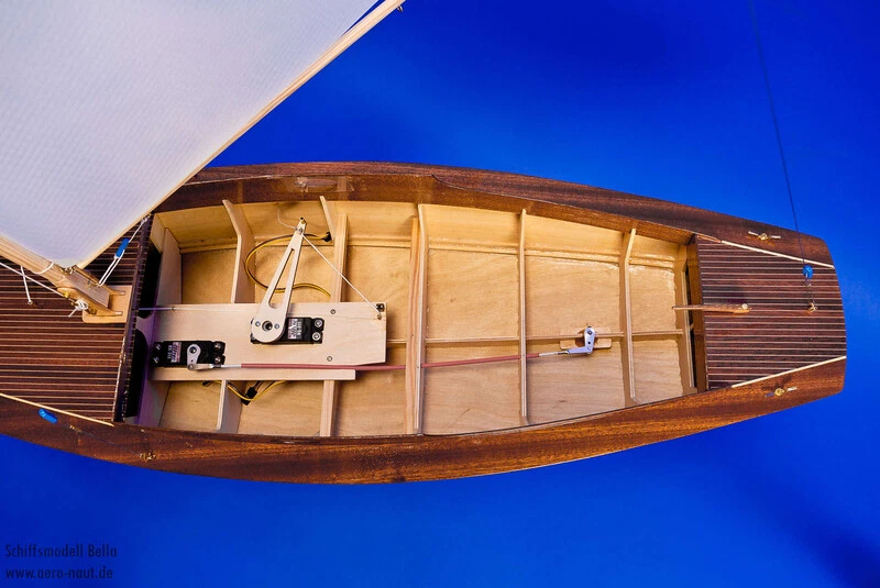 Aeronaut 300900 Bella Segelboot  Mahagoni-Holz Bausatz - Bild 2 von 4