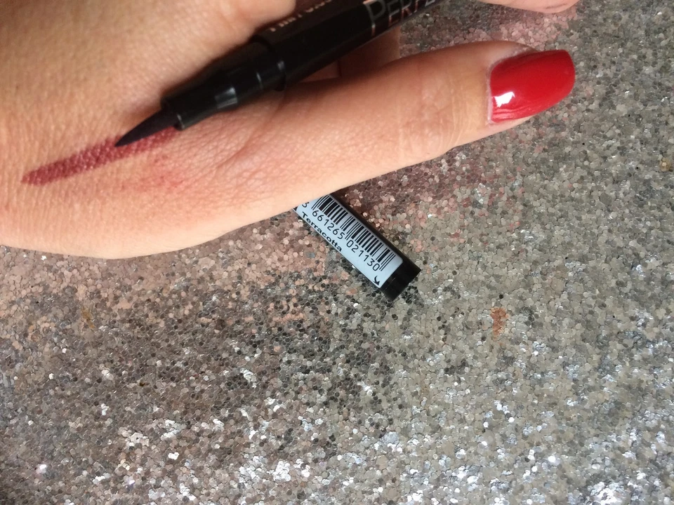 FEUTRE SEMI PERMANENT CONTOUR DES LEVRES EFFET TATOUAGE TERRA COTTA TENUE 24H