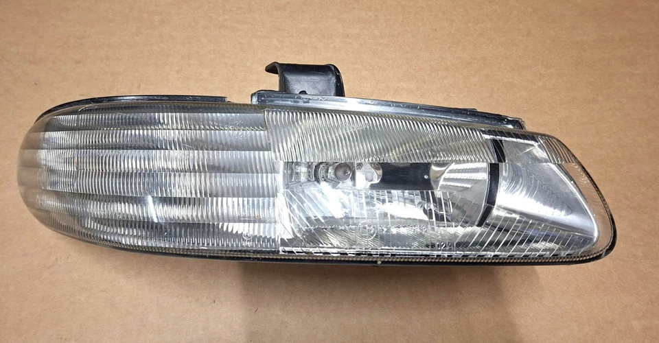 Scheinwerfer rechts Chrysler Voyager GS 98-00 Europaversion 04897388AC - Bild 2 von 4