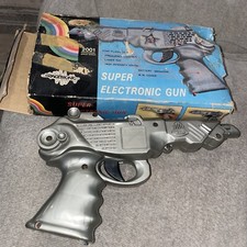 VINTAGE SUPER ELECTRONIC SPACE GUN BATTERY OPERATED