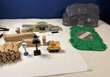 WOOD TRAIN TRACKS LOT Sodor Bridge Signs THOMAS Action Chugger BRIO Compatible