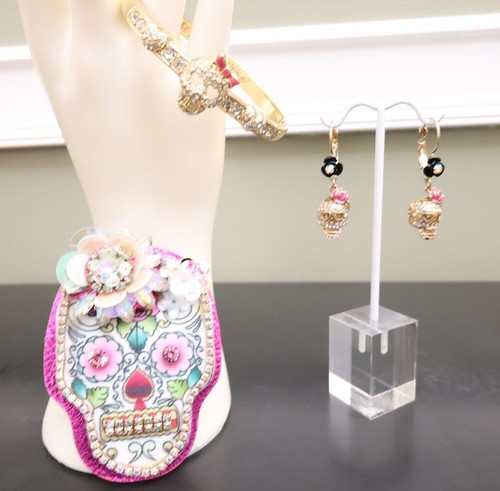 Betsey Johnson jewelry set Sugar Hill skulls bracelet earrings pin goldtone - Picture 8 of 9