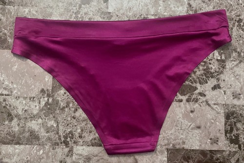 NWOT JUICY COUTURE FUSCHIA PURPLE SATIN SMOOTH GOLD LOGO NO SHOW CHEEKY PANTIES - Picture 4 of 4
