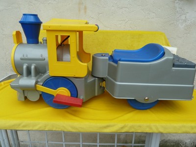 peg perego santa fe train battery powered riding toy