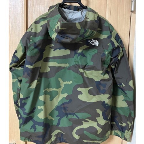 CHAQUETA THE NORTH FACE NOVEDAD PUNTO TIRO MONTAÑA SUDADERA CON CAPUCHA VERDE CAMUFLAJE Talla S - Imagen 2 de 4