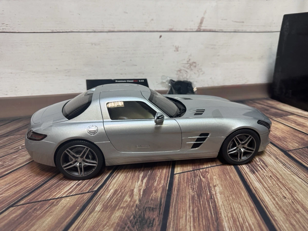Mercedes im Maßstab 1:12 Premium ClassiXXs Auto