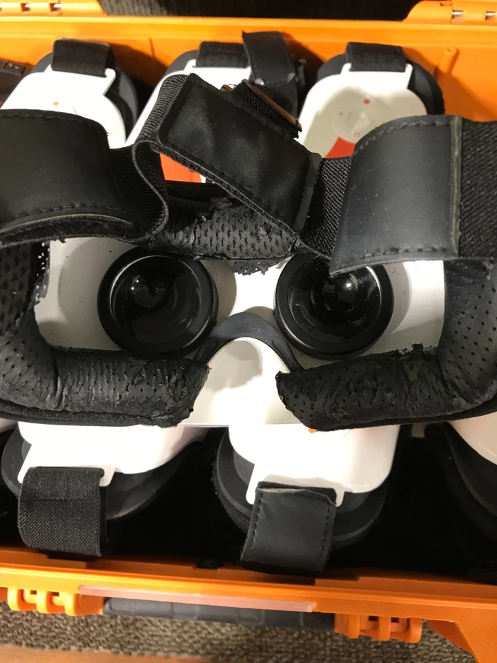 Class VR Headset (CVR-155-A) With Hardcase - Image 2 of 4