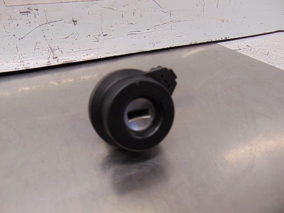 VW Up ECU Kit 11-16 1.0 3 Cylinder Petrol Manual CHYA Clocks Key Door Barrel - Image 4 of 4