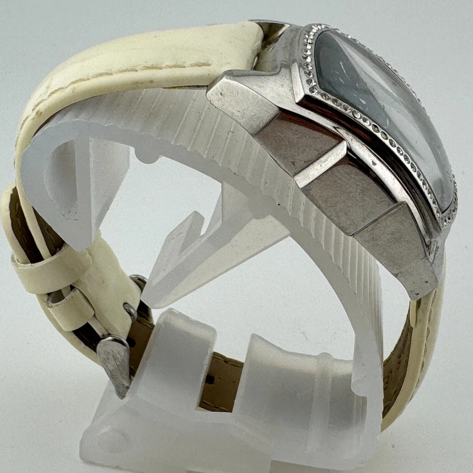 Reloj de Cuarzo Invicta Lupah Mujer Plateado Beefy Edición Especial Analógico Batería Nueva Foto 3 de 4