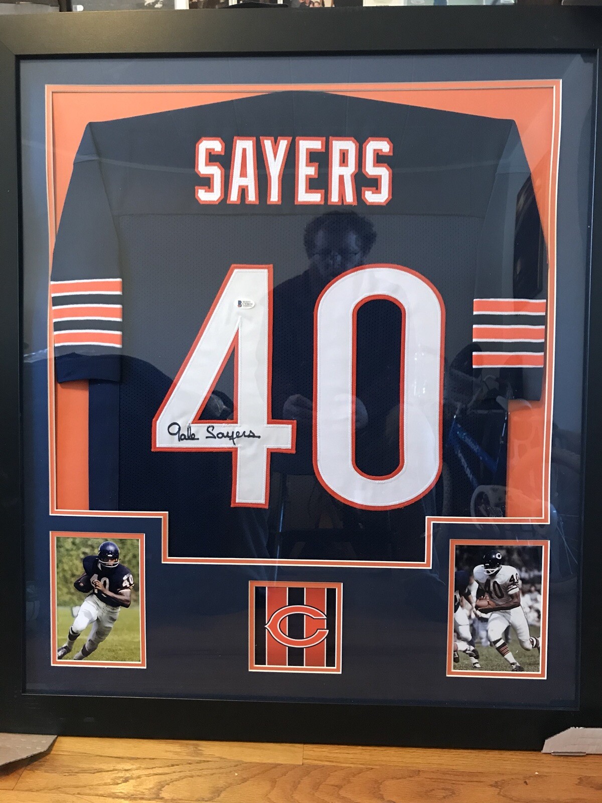 Gale Sayers Autographed Signed Chicago Bears 31X35 Custom Framed Jersey (Becket Hologram) 